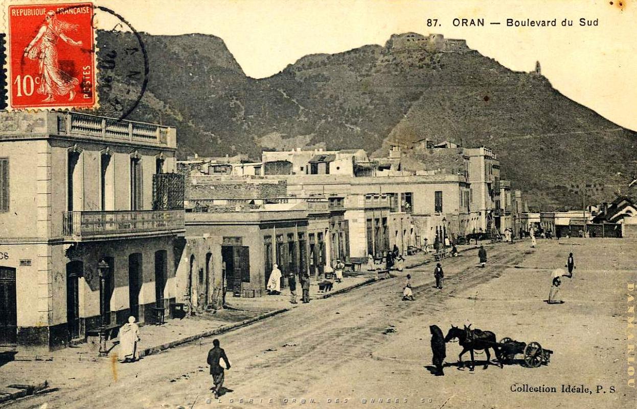 CA a- 083- Village negre.jpg